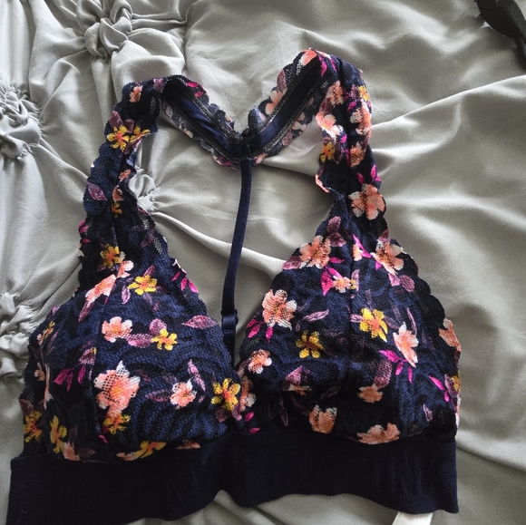 Two (VS Pink)Bralettes - Picture 4 of 6